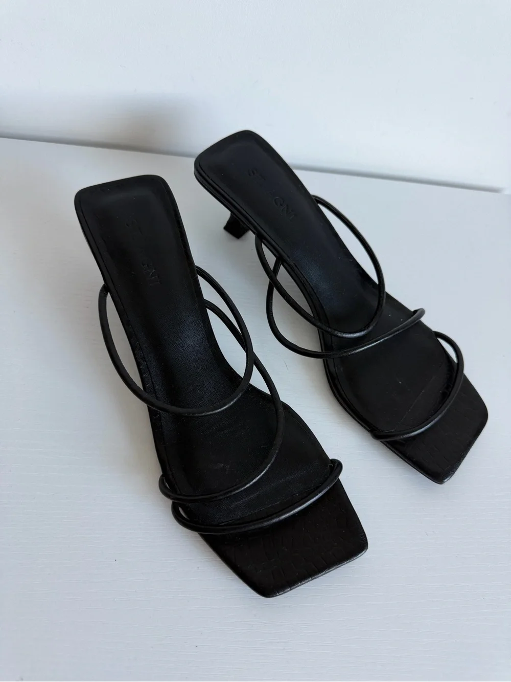 St. Agni 39 Pina Croc Strappy Sandals Kitten Heel
